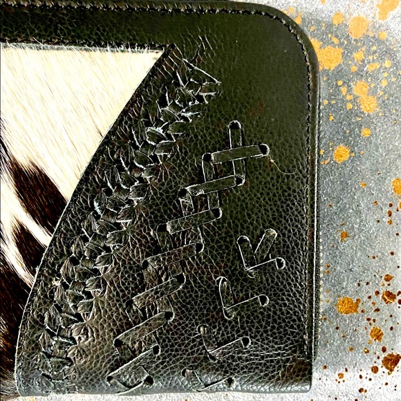 NWOT Genuine Cowhide Leather Black & White Zip Wallet/Wristlet - Picture 9 of 15